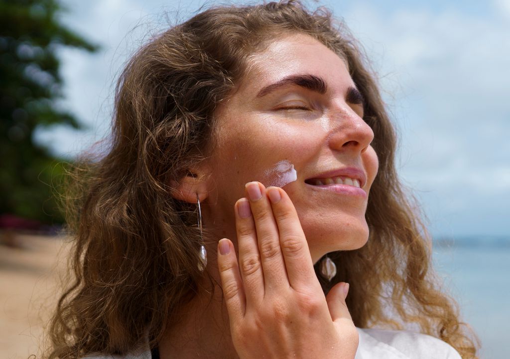 Best SPF For Combination Skin: Keeping Your Skin Sun-Safe And Free From Flare-ups