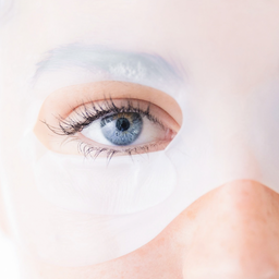 a closeup of an eye with the mask applied